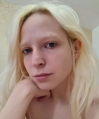 Живу в Москве и знаю все ее секреты. У меня сочетаются демоническая красота, нежность и любовь к экспериментам. Проведи со мной незабываемую встречу, где я исполню все твои желания. Мои услуги включают классический секс, эротический массаж, французский минет и многое другое. Уверена, что ты останешься восхищен и захочешь вернуться ко мне снова и снова. Заходи на мою страницу, чтобы увидеть мои фото и прочитать отзывы о моих услугах. 💋 Азалия